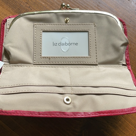 Liz Claiborne wallet - Picture 2 of 7